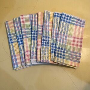 Napkins. Cloth. Unbranded. Pink/Blue/Yellow/Green Pattern. 8 Napkins.  16" x 17"